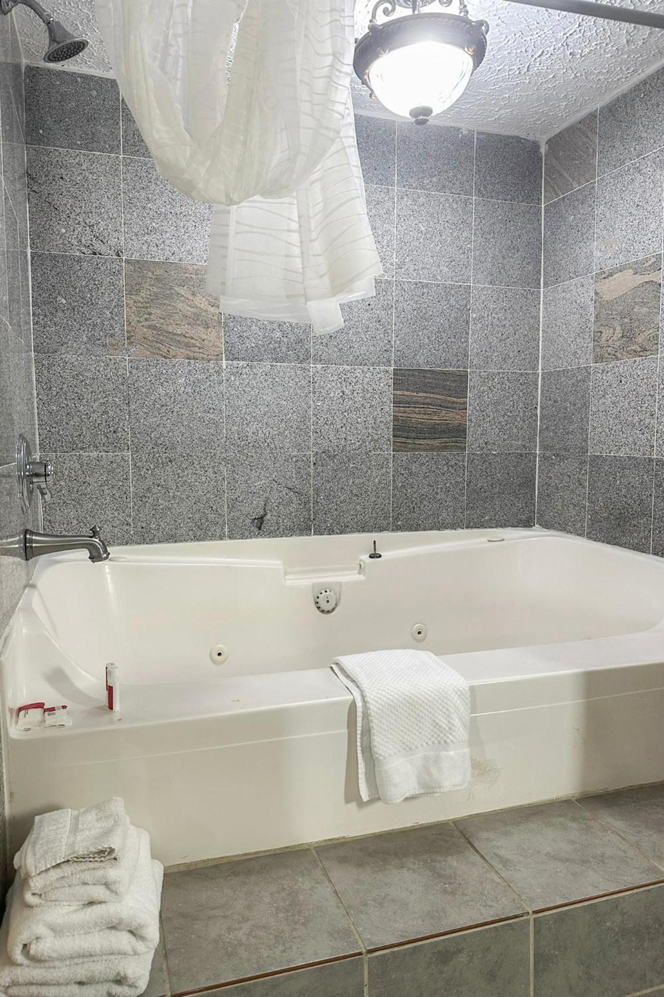Regal Inn Guntersville By Oyo Hwy 431 Ngoại thất bức ảnh